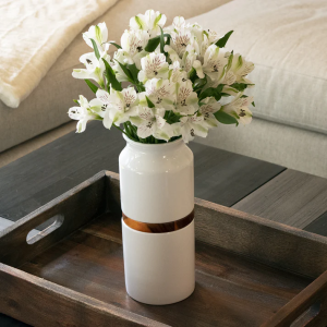 Fiori Vase White with Walnut